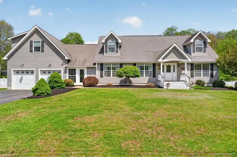 4 Lisa Ln, East Fishkill, NY 12533