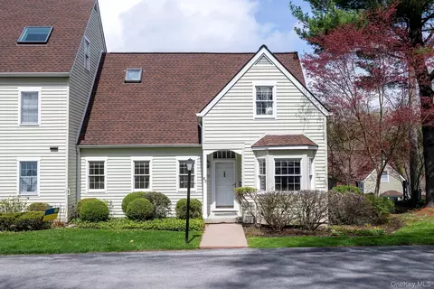 33 Upper Ln, Washington, NY 12545