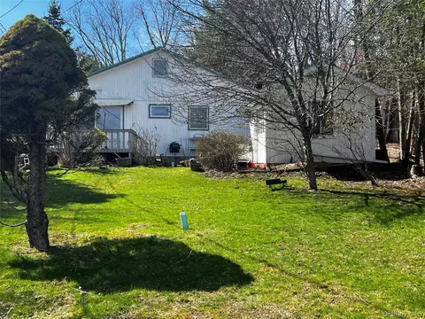 7 Jenn Ln, Thompson, NY 12701