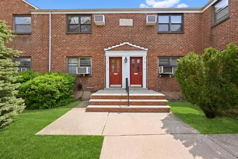 15-43 160th St #2F, Whitestone, NY 11357