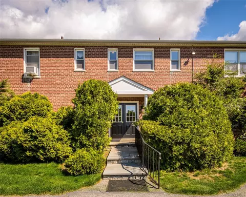 223 Schrade Rd #2C, Briarcliff Manor, NY 10510