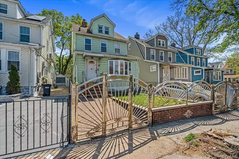 19708 115th Ave, New York, NY 11412