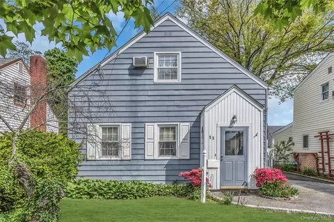 11 Skidmore Pl, Valley Stream, NY 11581