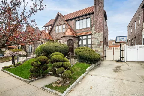 217-16 48th Ave, New York, NY 11364