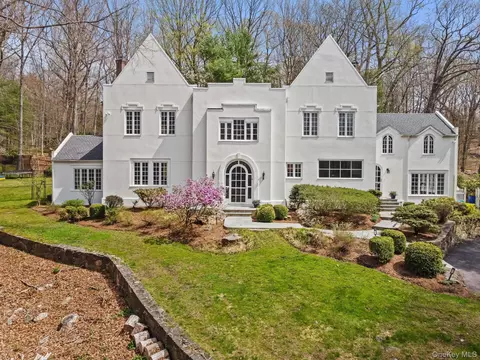 17 Spyrock Rd, Pound Ridge, NY 10576
