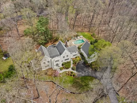 17 Spyrock Rd, Pound Ridge, NY 10576