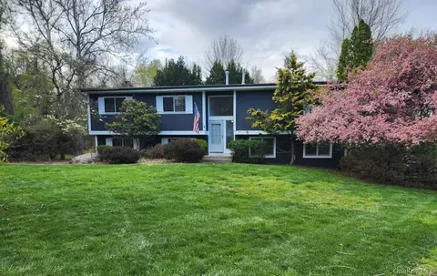 8 Keri Ln, Ramapo, NY 10977
