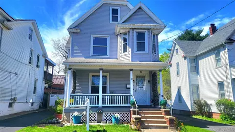 10 Corlies Ave, Poughkeepsie, NY 12601