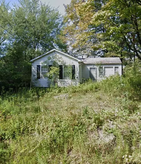 50 Grandview Ave, Kerhonkson, NY 12446