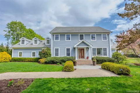 47 Briarfield Ln, Huntington, NY 11743