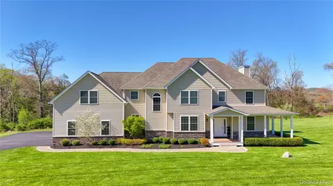 2 Heidi Ln, Chester, NY 10918