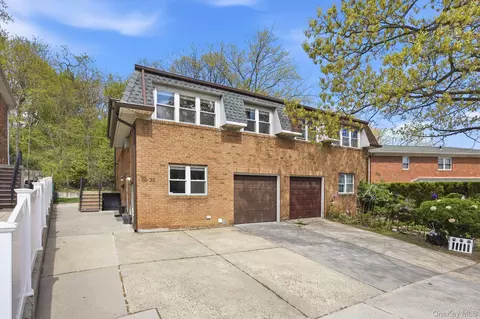 6933 Little Neck Pkwy, New York, NY 11004