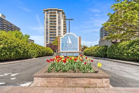 1785 215th St #4L, New York, NY 11360