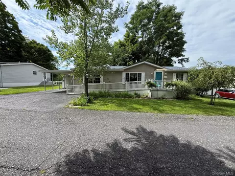 217 Brittany Ter #217, Rock Tavern, NY 12575