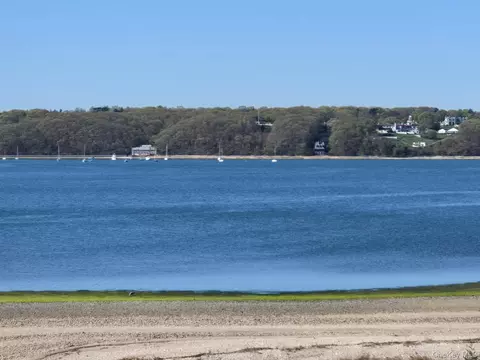 145 Asharoken Ave, Northport, NY 11768