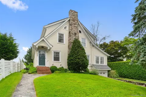 1408 Shelbourne Ave, Mamaroneck, NY 10543