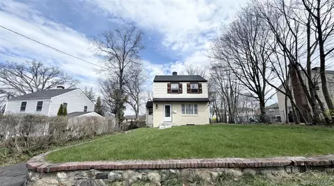 40 Greenvale Cir, White Plains, NY 10607