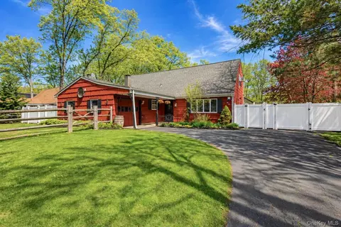 56 Bayonne Ave, Central Islip, NY 11722
