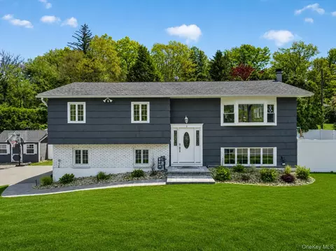 3 Durant Rd, Clarkstown, NY 10956