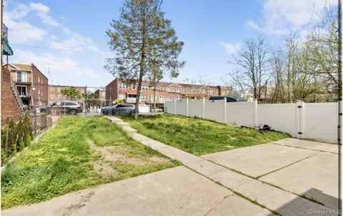 Exterior - 1028 E 84th St, Brooklyn, NY 11236 photo 3 of 3