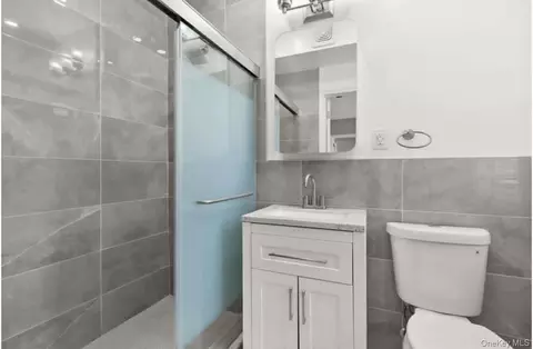 Bath - 1028 E 84th St, Brooklyn, NY 11236 photo 1 of 2