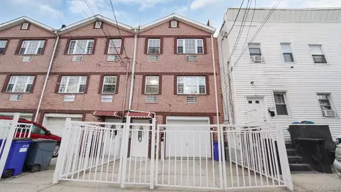 106-30 156th St, Jamaica, NY 11433