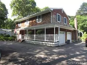 36 S Swezeytown Rd, Middle Island, NY 11953