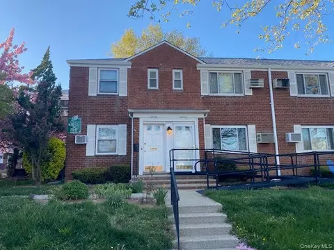 245-21 Union Tpke #C-2, New York, NY 11426