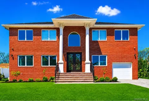 171 South St, North Hempstead, NY 11040