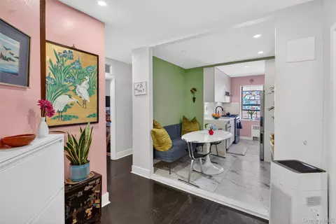 10325 68th Ave #5K, New York, NY 11375