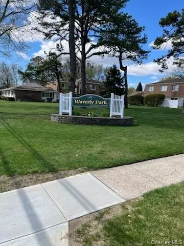 30 Storm Drs #C 30, Holtsville, NY 11742