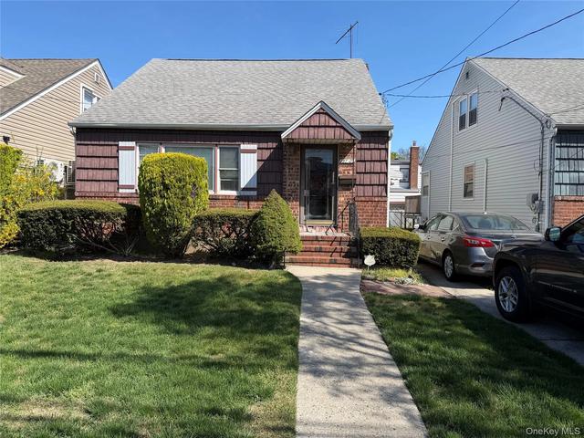 25707 147th Ave, New York, NY 11422