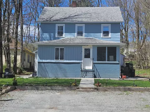 22 Hillside Ave, Thompson, NY 12701