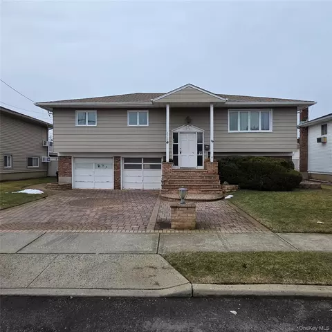 3260 Shore Rd, Oceanside, NY 11572