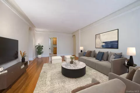 73-20 Austin St #1E, New York, NY 11375