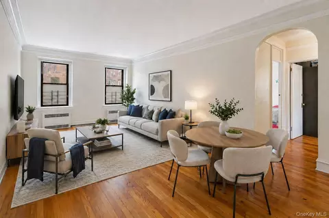 73-20 Austin St #1E, New York, NY 11375