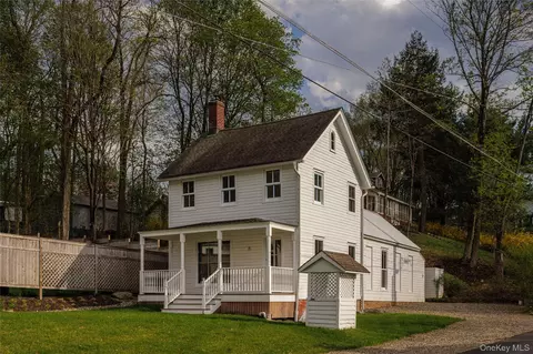 18 James St, Rhinebeck, NY 12572