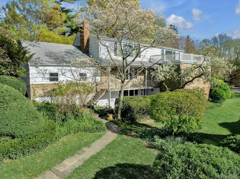 11 Soundview Rd, Glen Cove, NY 11542