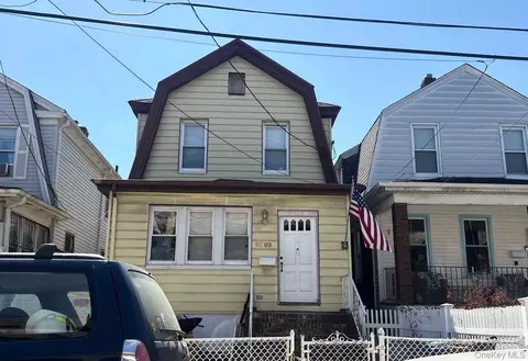 92-03 De Sota Rd, Far Rockaway, NY 11693