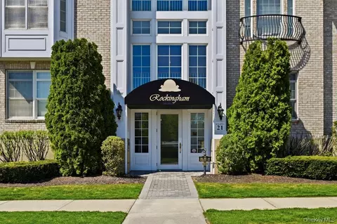 923 Roosevelt Way, North Hempstead, NY 11590