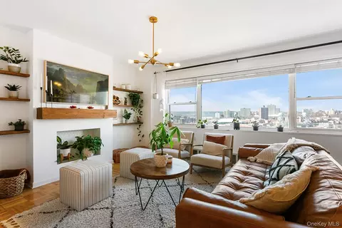 4 Fordham Hill Oval #8C, New York, NY 10468
