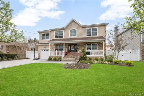 111 Charles St #B, Massapequa, NY 11758