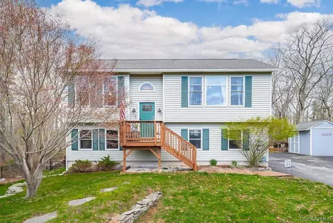 32 Nightingale Trl W, Mamakating, NY 12790