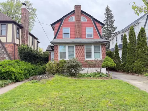 27-30 165th St, Flushing, NY 11358