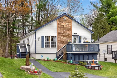 97 Timber Hill Ln, South Fallsburg, NY 12779