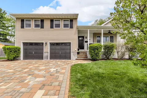 13 Jean Ct, Cornwall On Hudson, NY 12520