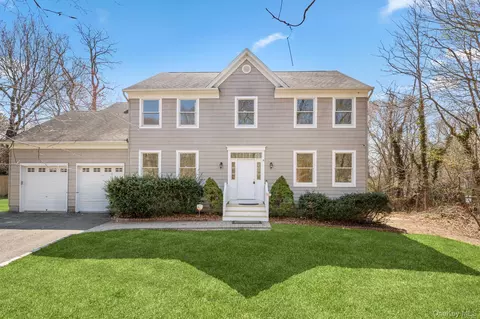 1871 Edwards Ave, Calverton, NY 11933