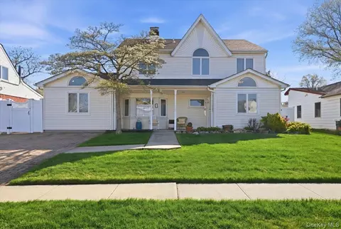 45 Horn Ln, Levittown, NY 11756