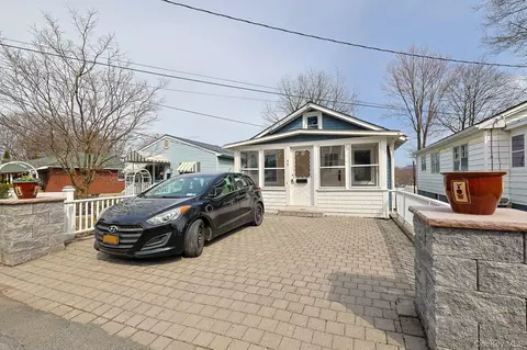 48 Thompson St, Newburgh, NY 12550