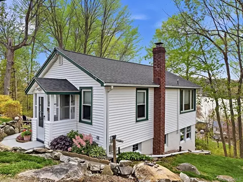 77 Montrose Dr, Kent, NY 10512